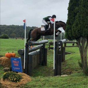 Meet your Posher, Mia